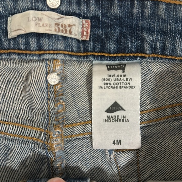 LEVI’s 537 low Flare jeans, EUC, size 4m, inseam 30” - Picture 3 of 3
